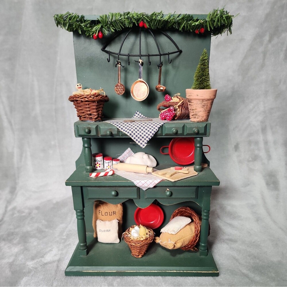 Linens 'N Things 1997 Keepsakes Collection Christmas Kitchen Cupboard